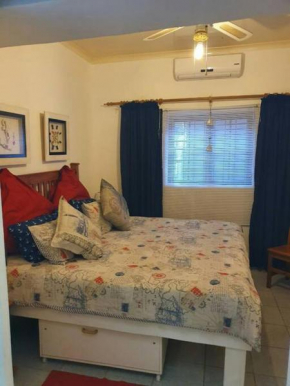 64 Garrick Family Apartment